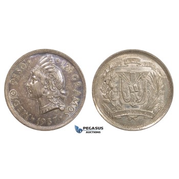 AA286, Dominican Republic, 1/2 Peso 1937, Silver, Toned AU-UNC
